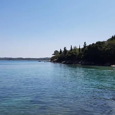 Corfu's Hidden Gem - Serene Quad Herberg *